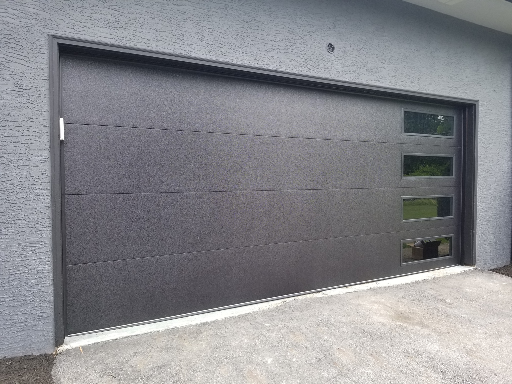 CHI Skyline flush garage door